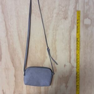 Universal Thread Light Gray/Cream Crossbody Bag